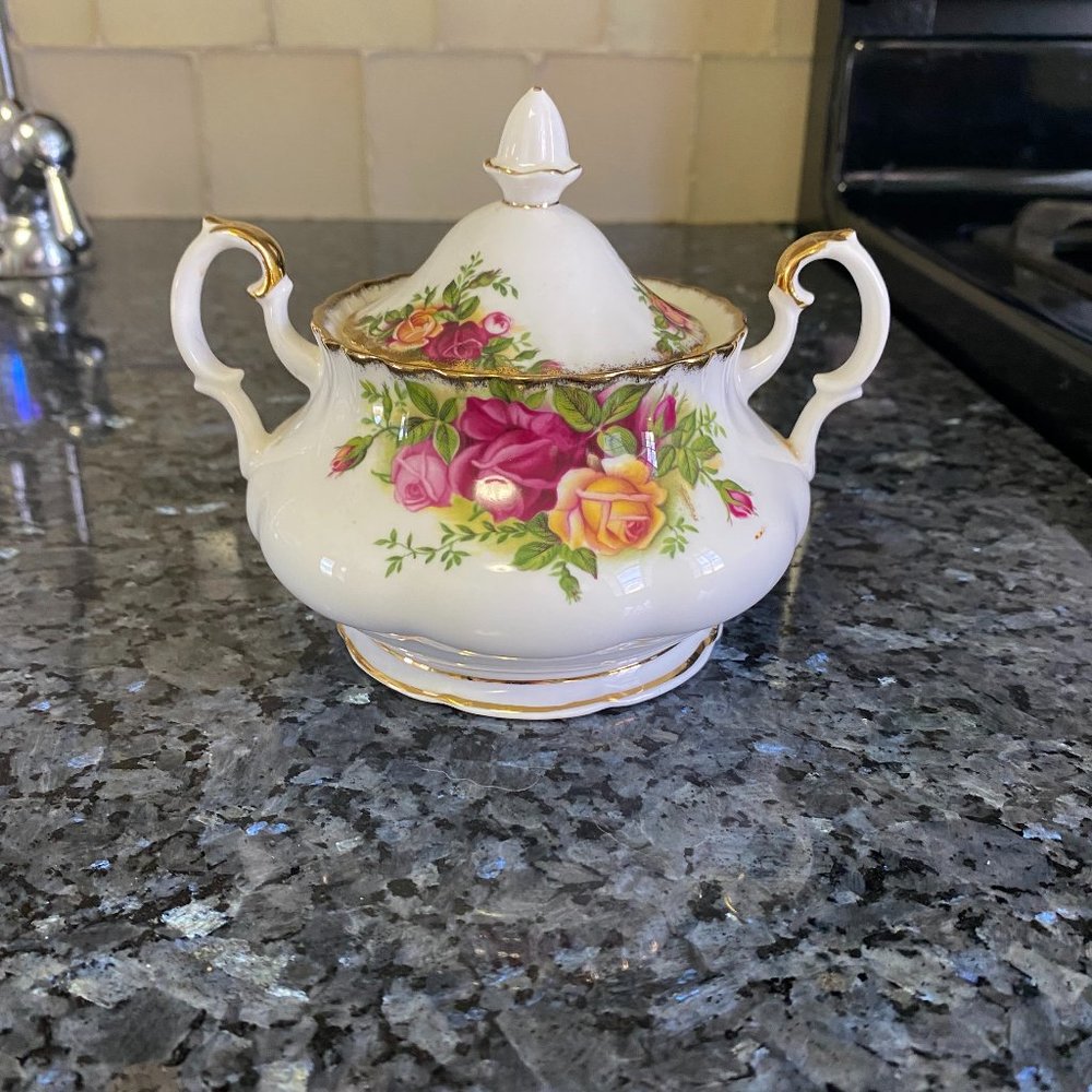 Vintage Royal Albert Old Country Roses Sugar Bowl